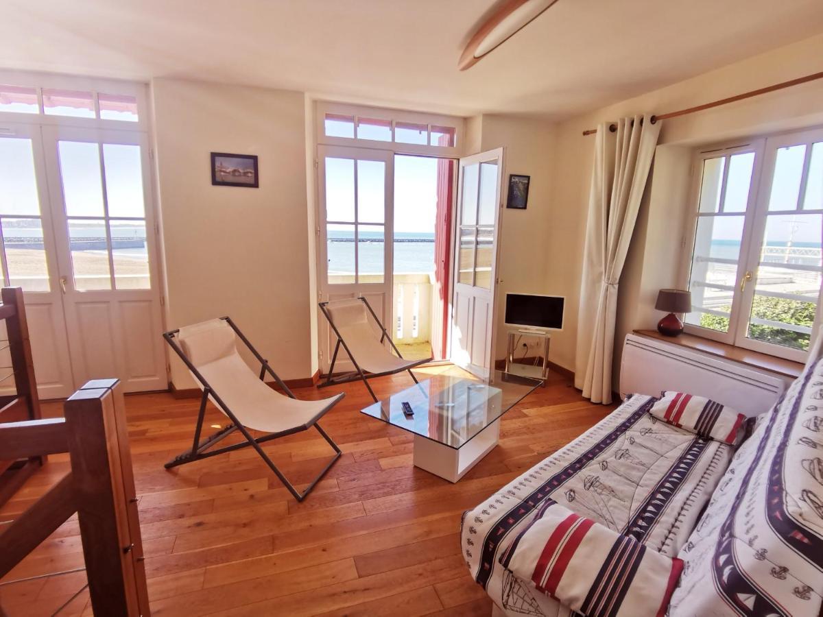 Appartements La Felicite Сен-Жил-Кроа-дьо-Ви Екстериор снимка
